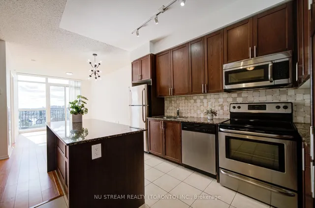 Additional image 15 of 800 Lawrence Ave Unit 812