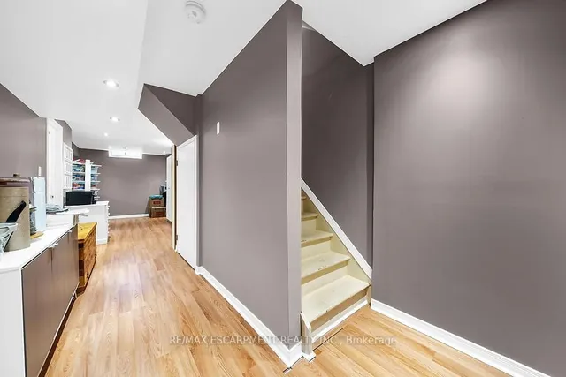 Additional image 27 of 104 FOXBOROUGH Dr