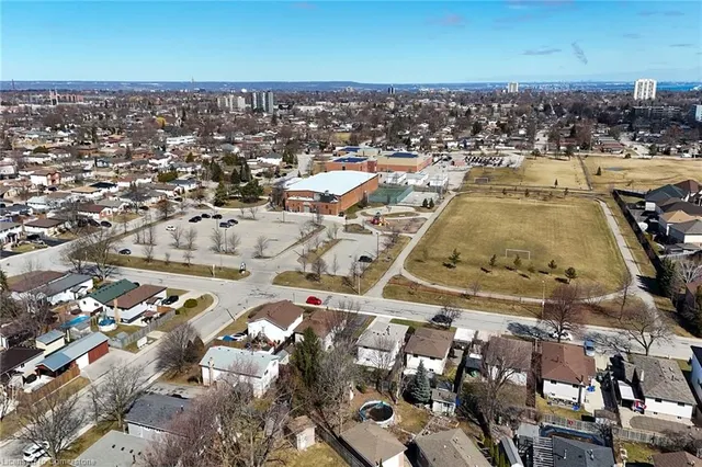 Additional image 31 of 35 Ling St