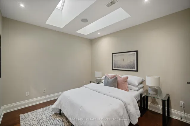 Additional image 29 of 6 Oak Hampton Blvd