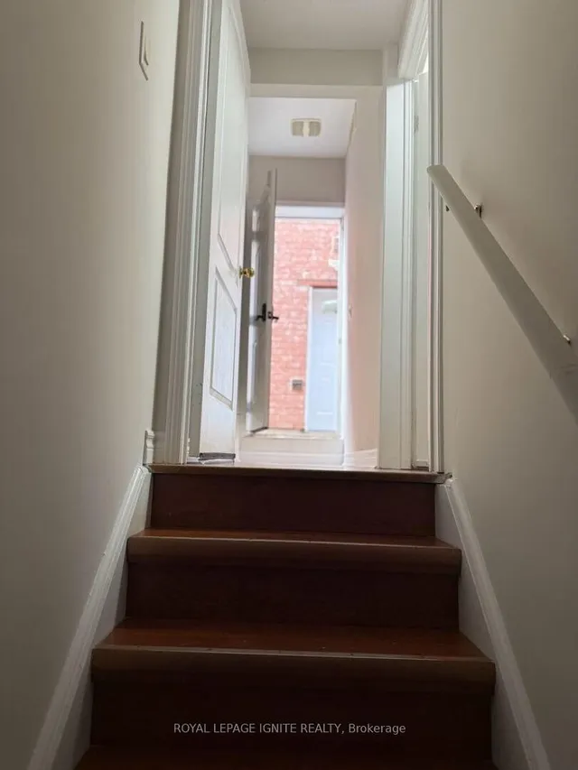 Additional image 39 of 321 Queen Mary Dr