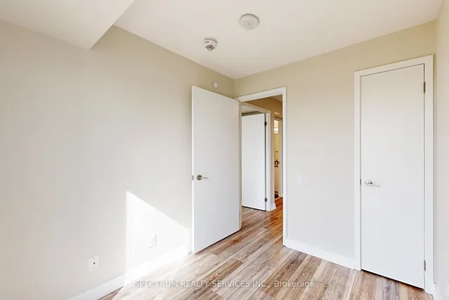 Additional image 23 of 38 Monte Kwinter Crt Unit 512