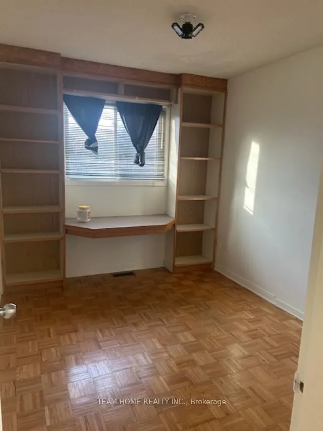 Additional image 16 of 72 SWENNEN Dr