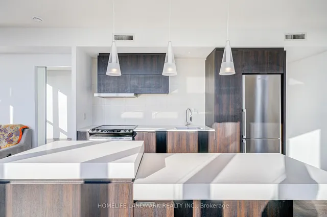 Additional image 36 of 101 Charles St Unit 3701