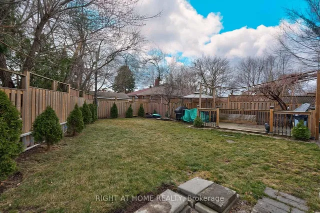 Additional image 19 of 119 Rochman Blvd