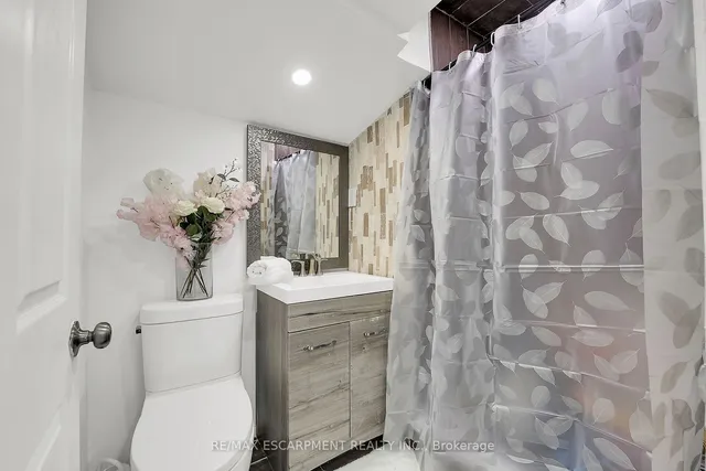 Additional image 35 of 47 Sauvignon Cres