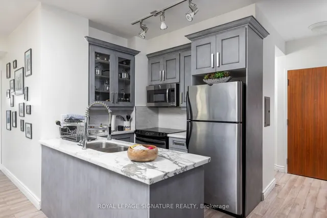 Additional image 15 of 33 Lombard St Unit 2006