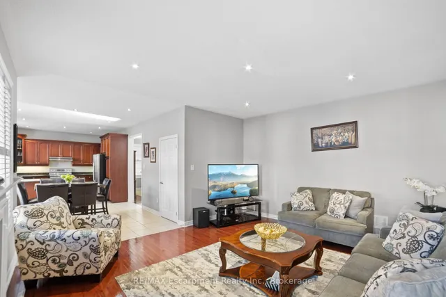 Additional image 25 of 18 Cooperage St