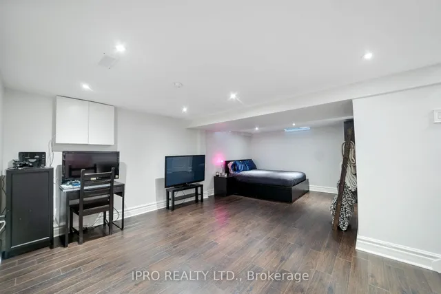 Additional image 34 of 93 Elmvale Ave