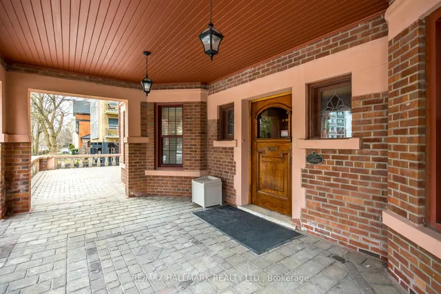 212 St George St Unit 203