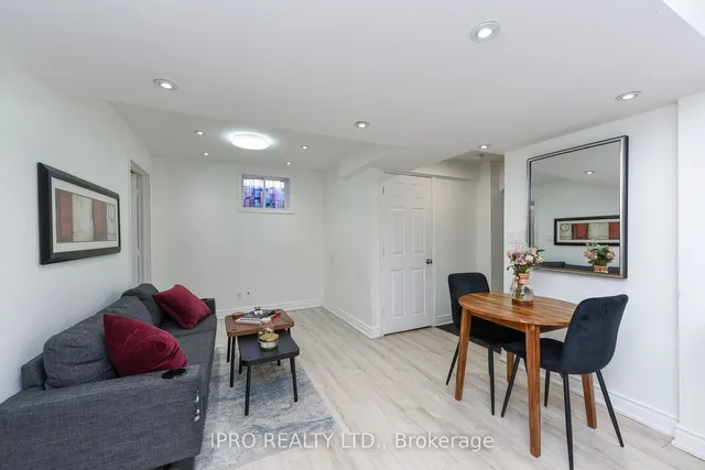 Additional image 31 of 113 Vanhorne Clse