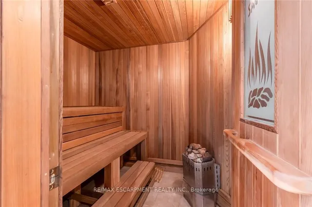 Additional image 39 of 1705 Upper Wellington St