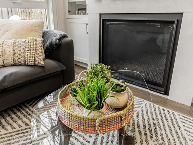 Additional image 10 of 74 Woburn Ave