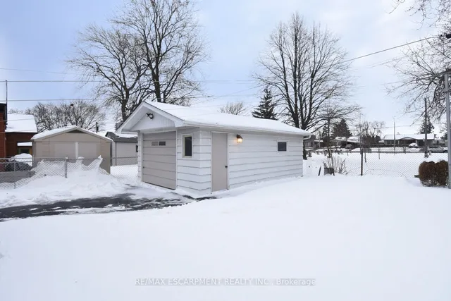 Additional image 32 of 40 SEELEY Ave