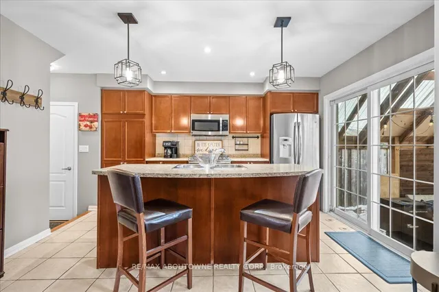 Additional image 10 of 889 Zelinsky Cres