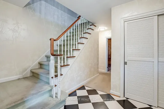 Additional image 7 of 359 Rosslyn Dr