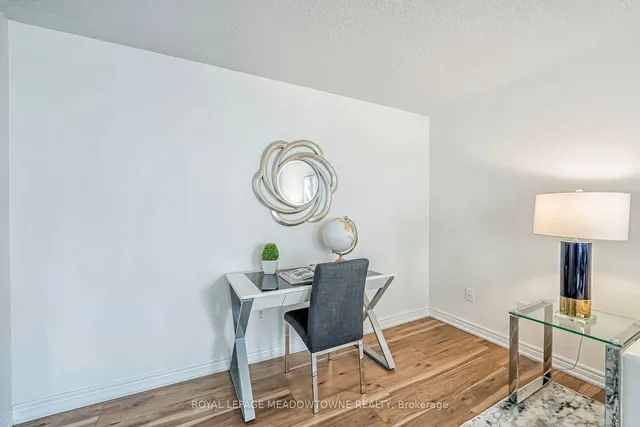 Additional image 11 of 3650 Kaneff Cres Unit 908