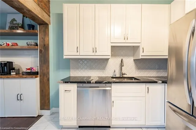 Additional image 4 of 166 Catharine St