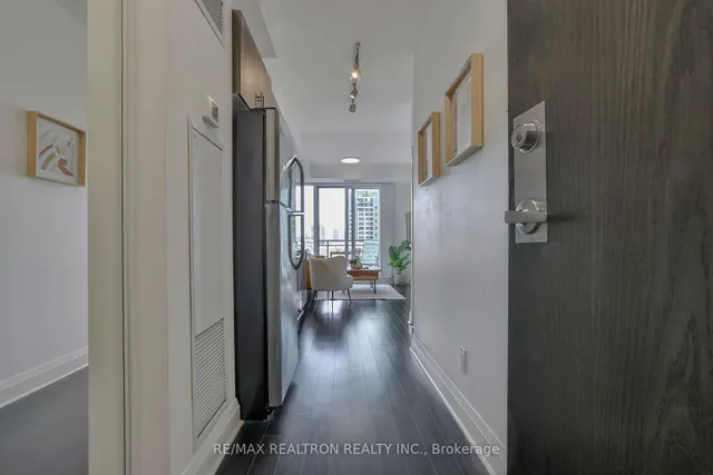 Additional image 19 of 17 Kenaston Gdns Unit 816