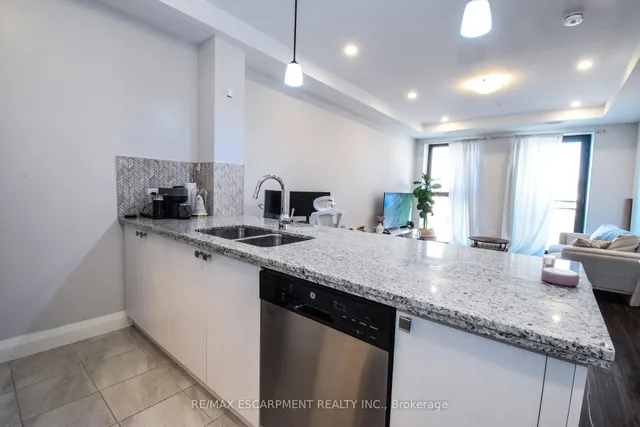 Additional image 10 of 118 King St Unit 520