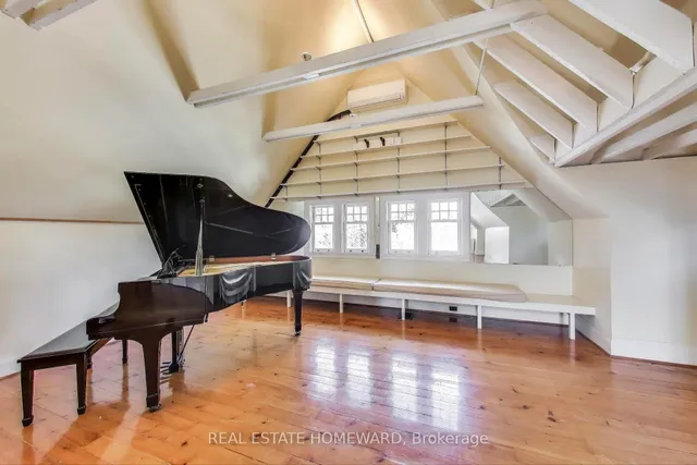 Additional image 27 of 49 Hogarth Ave