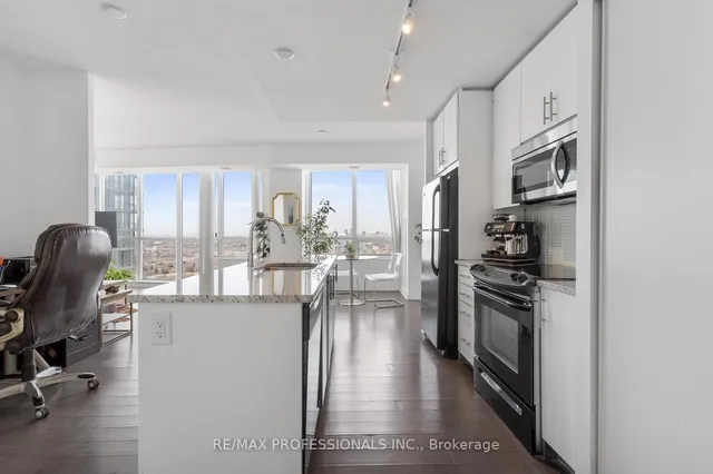 Additional image 3 of 70 Forest Manor Rd Unit 1806