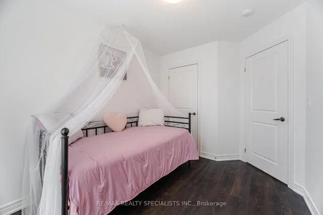 Additional image 31 of 12 Faye St