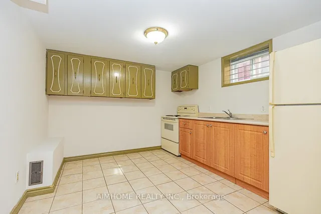 Additional image 23 of 326 Mckee Ave