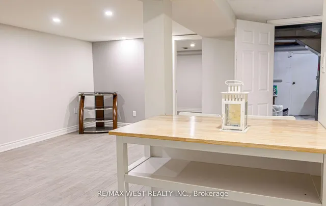 Additional image 26 of 94 Primula Cres