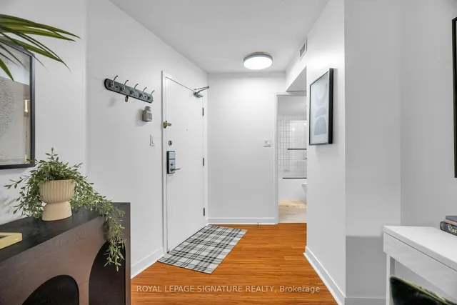 Additional image 5 of 650 Queens Quay Unit 918