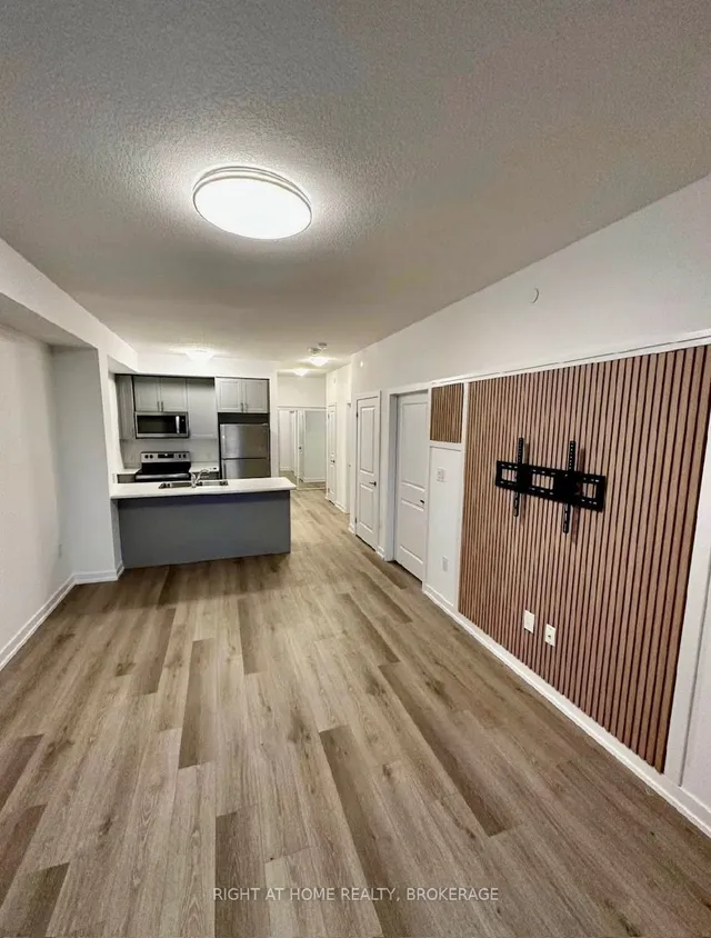 Additional image 2 of 450 dundas St Unit 233