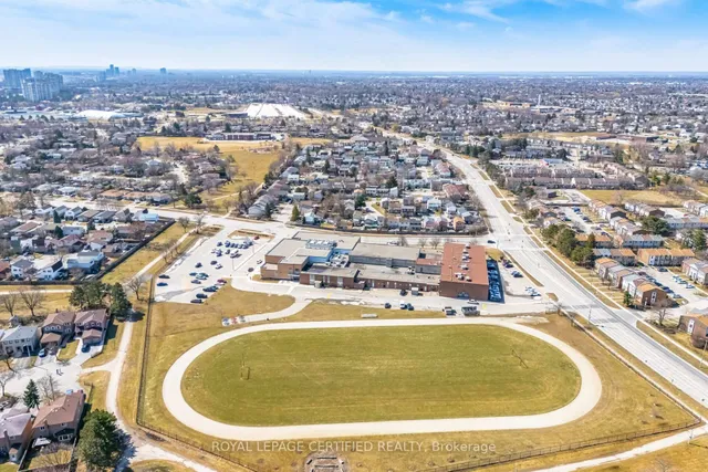 Additional image 35 of 12 Grovetree Pl