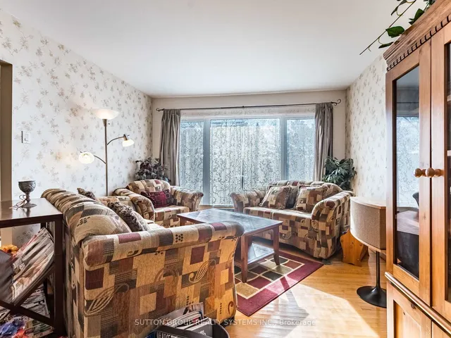 Additional image 12 of 8 Dearbourne Blvd