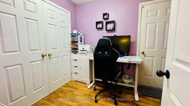 Additional image 7 of 2 Cortez Crt