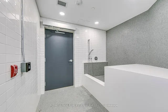 Additional image 32 of 405 Dundas St Unit 805