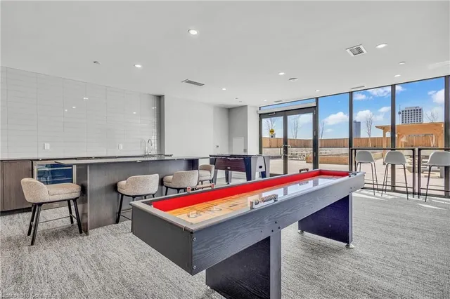 Additional image 37 of 859 The Queensway Unit 412