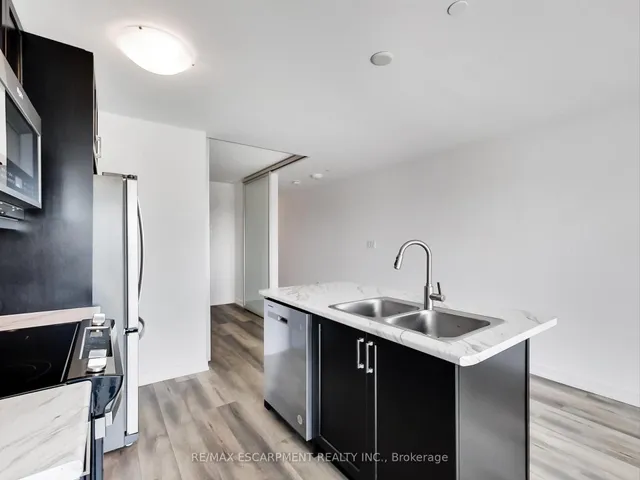 Additional image 16 of 470 Dundas St Unit 811