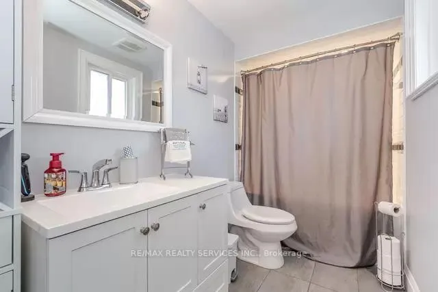 Additional image 9 of 4 Pacer Crt