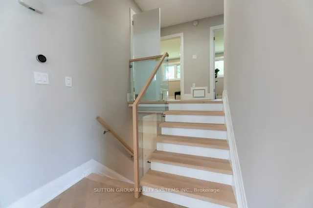 Additional image 19 of 1264 Landfair Cres