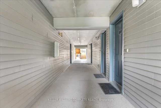 Additional image 4 of 2010 CLEAVER Ave Unit 211