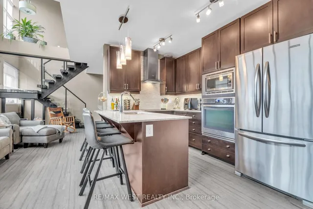 Additional image 5 of 112 Benton St Unit 704