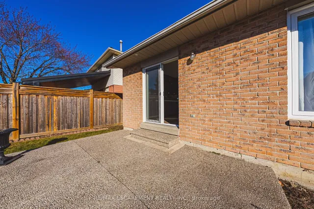 Additional image 40 of 103 Broughton Ave