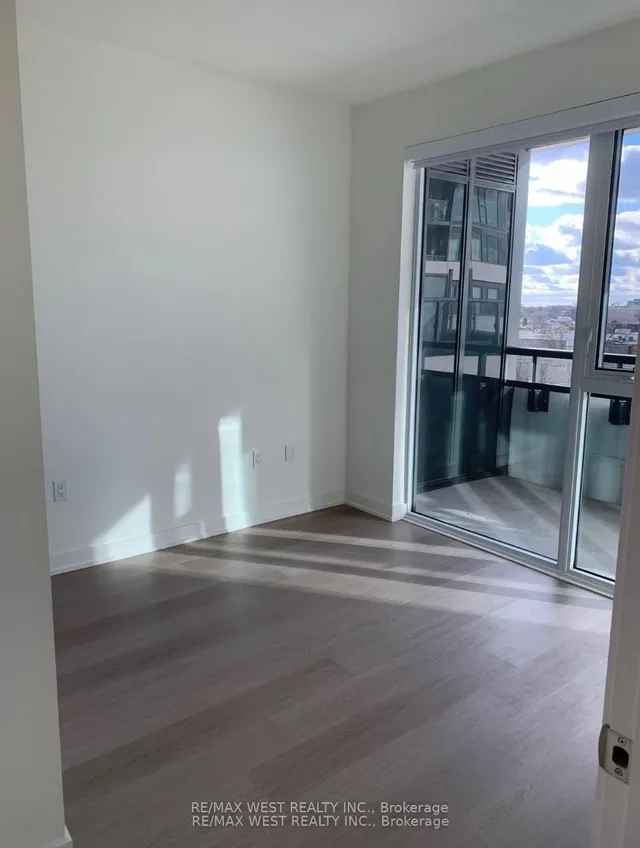 Additional image 9 of 859 The Queensway Blvd Unit 305