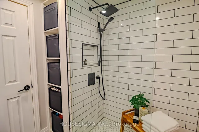 Additional image 47 of 149 Queensdale Ave