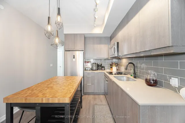 Additional image 9 of 32 Forest Manor Rd Unit 413