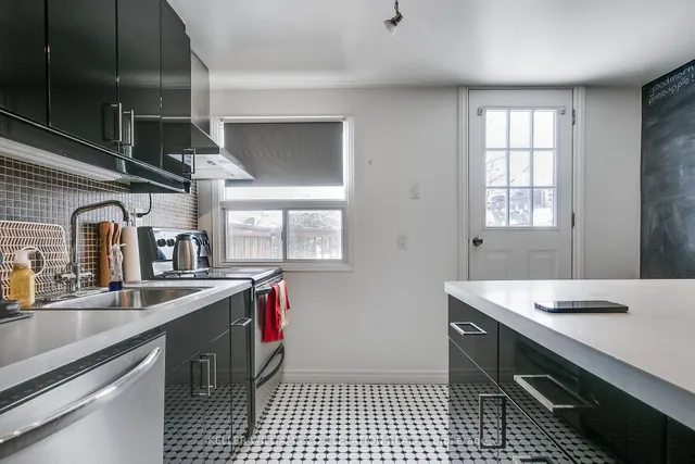 Additional image 20 of 261 Palmerston Ave