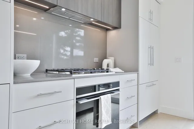 Additional image 6 of 2343 Gerrard St Unit Sky