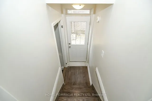 Additional image 37 of 5 Emily St