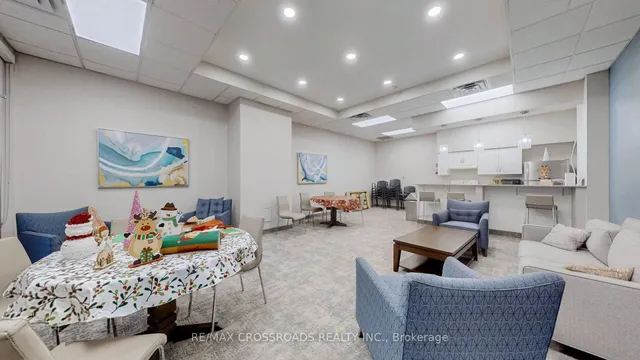 Additional image 27 of 18 Merton St Unit 716