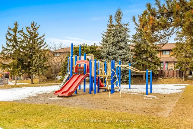 Additional image 33 of 49 Dawson Cres